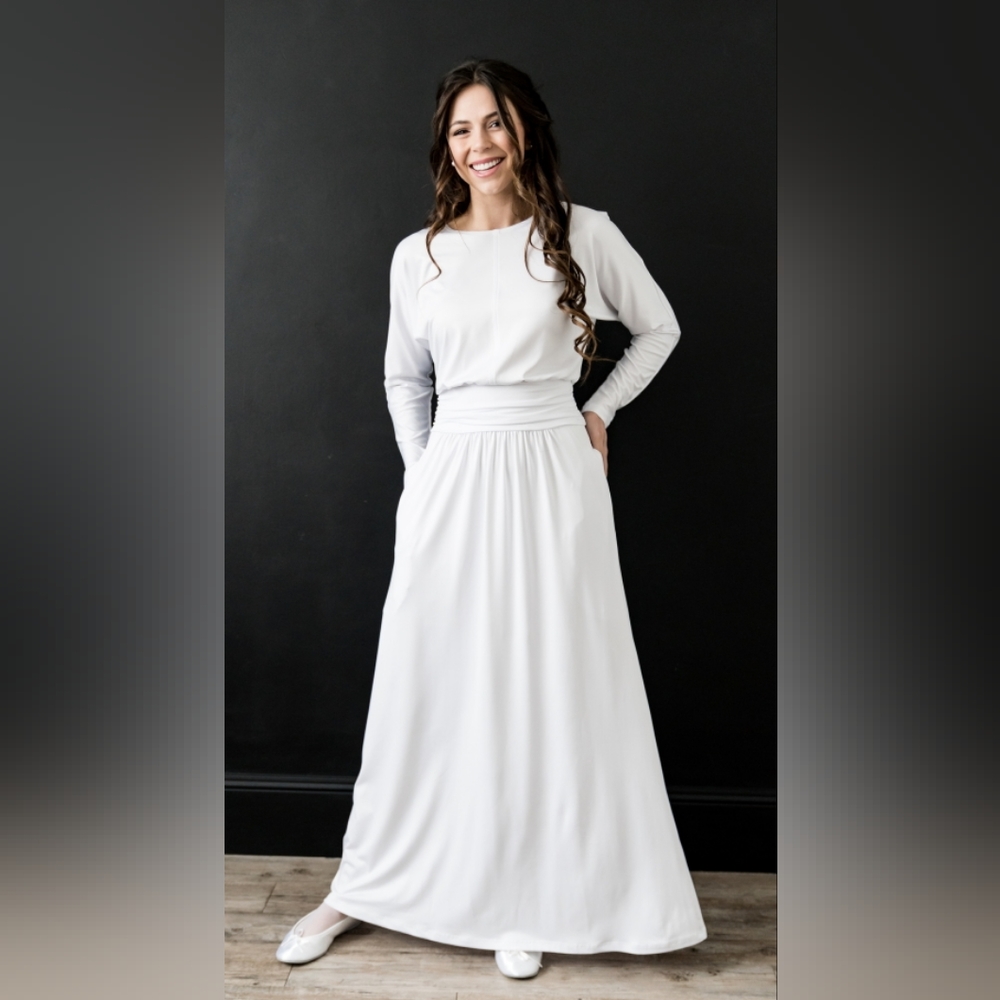 White Elegance Syracuse Temple Dress Regular/S